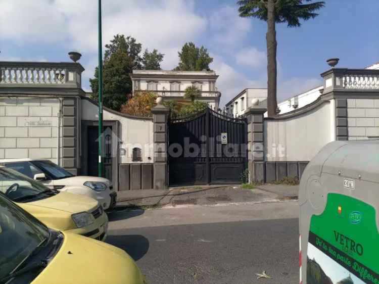 Villa plurifamiliare via Vittorio Veneto, Piscinola, Napoli