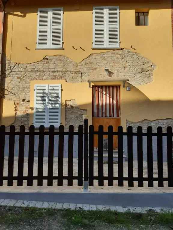 Villa a schiera in Via Vittorio Emanuele, Alfiano Natta, 4 locali