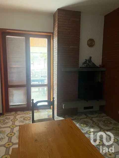 Vendita villa 5 locali di 529 m² in Teramo (64100) - 129701 - iad