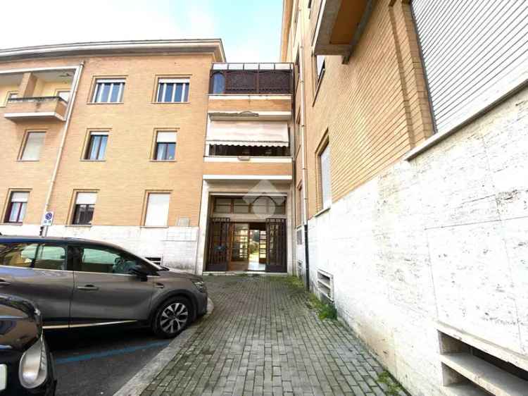 Trilocale in Vendita vicino al Tribunale