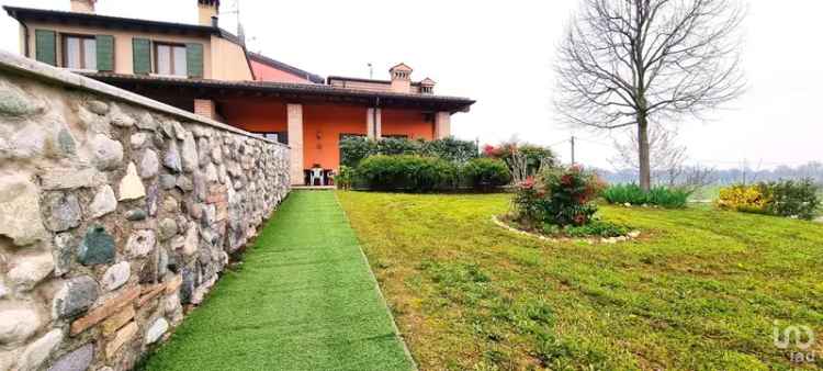 Vendita villa Bifamiliare 7 locali di 159 m² in Monzambano (46040) - 115211 - iad