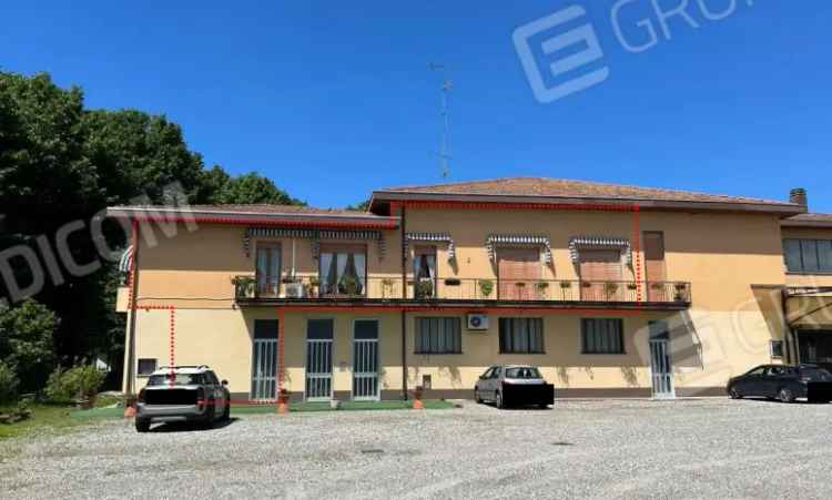 QUADRILOCALE CON GIARDINO PRIVATO, TERRAZZO E BALCONE