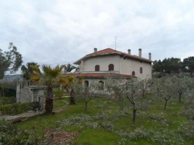 Villa singola in Via San Donato, Monteprandone, 20 locali, 7 bagni