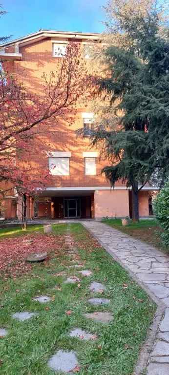 Appartamento in VIA BARETTI, Asti, 5 locali, 2 bagni, con box, 119 m²