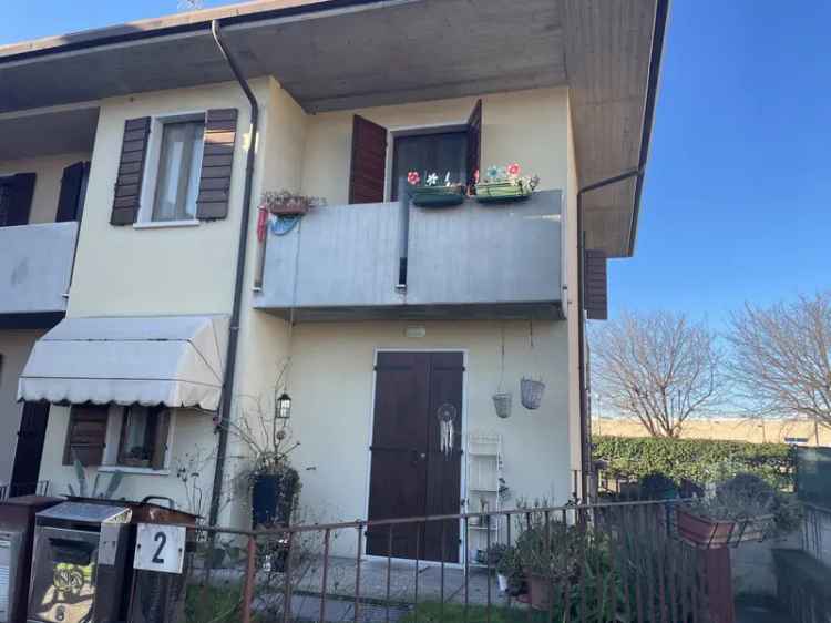 Villa a schiera in Via Giacomo Matteotti, 2, Valeggio sul Mincio (VR)