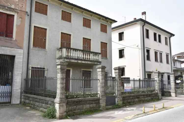 Villa a schiera in Via Trieste 20, Arzignano, 9 locali, 250 m²