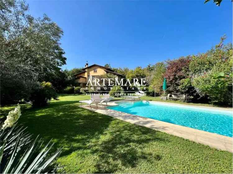 Villa unifamiliare 250 m², Caranna, Forte dei Marmi