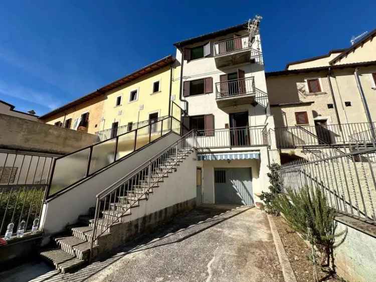 Casa Cielo Terra  in vendita a Caporciano