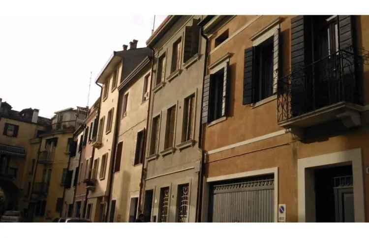 Casa indipendente in vendita a Padova, Zona Centro Storico