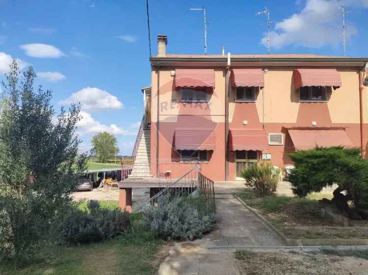 Villetta bifamiliare in Via Argine Sinistro Volano, Tresignana, 129 m²