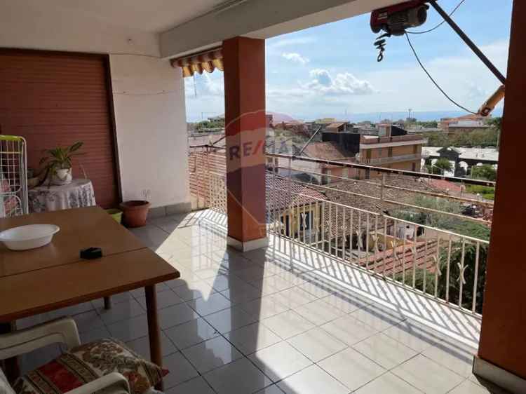 Appartamento in Via cimone, Catania, 5 locali, 1 bagno, 160 m²