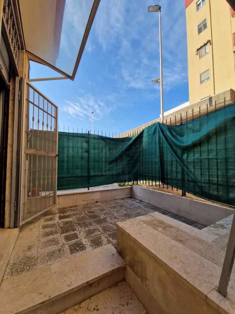 Casa Indipendente in Via Achille Grandi, 18, Brindisi (BR)