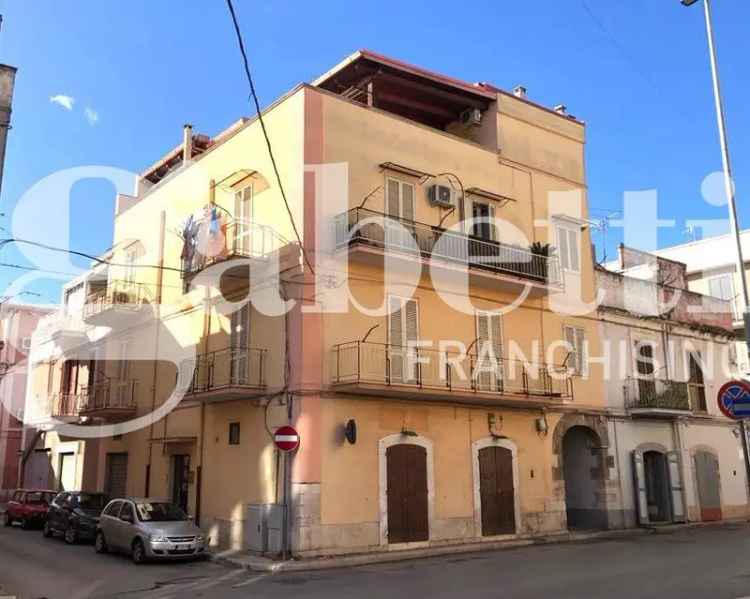 Appartamento in Via Telesio, 2, Corato (BA)