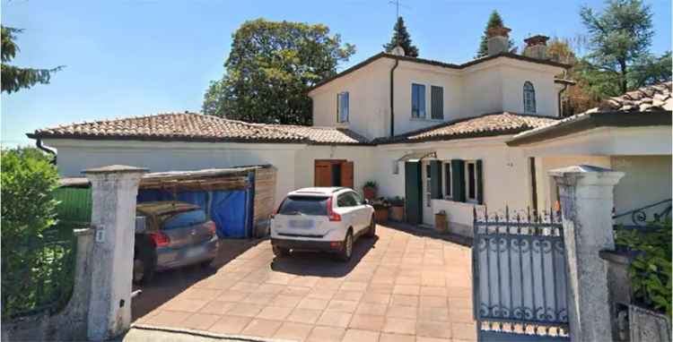 Villa in Via IV Novembre, Vazzola, 10 locali, 3 bagni, garage, 239 m²