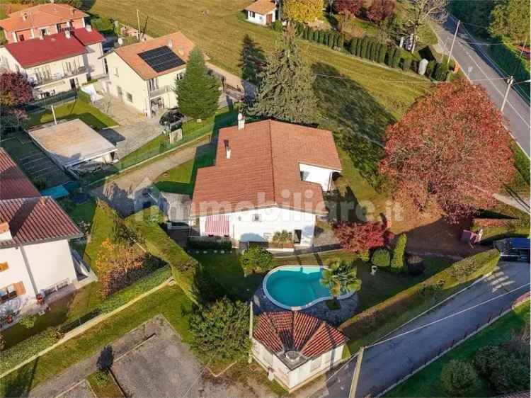 Villa unifamiliare via Alla Piana, 31, Centro, Sesto Calende