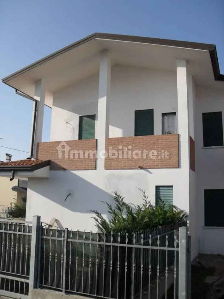 Villa a schiera via Roma 5, Centro, Porto Viro