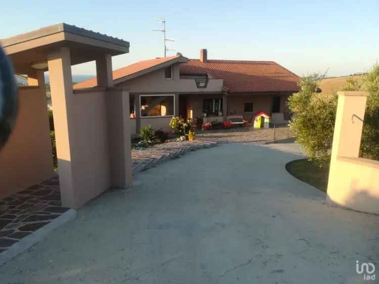 Vendita casa indipendente 3 locali di 130 m² in Pineto (64025) - 115147 - iad