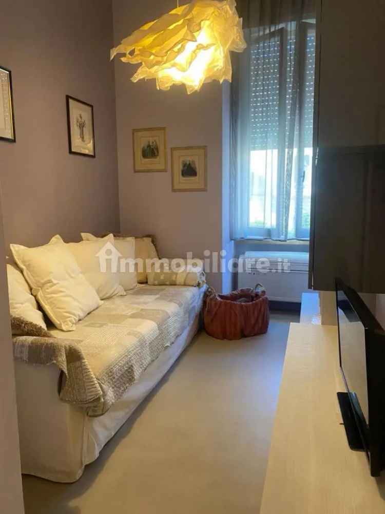 Bilocale viale Giosuè Carducci 90, Lungomare, Viareggio