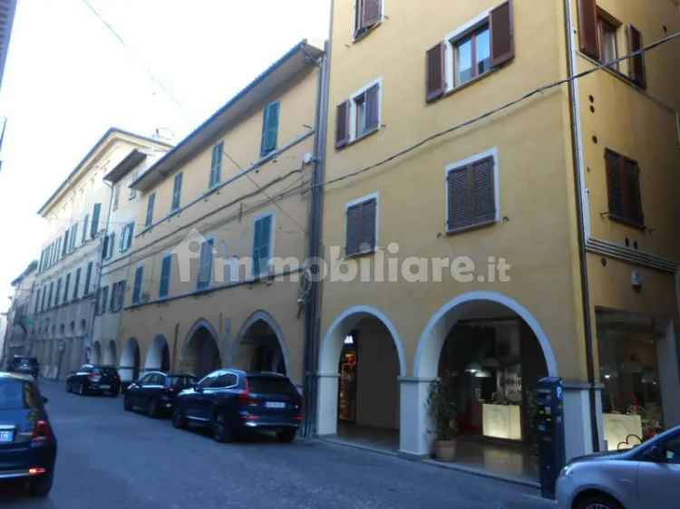 Quadrilocale corso Giuseppe Garibaldi 89, Centro, Fossombrone