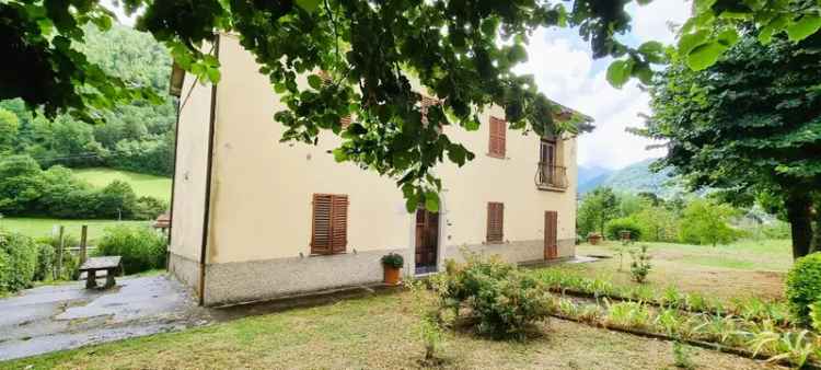 Villa in Via cardeto, Marradi, 15 locali, 2 bagni, giardino privato