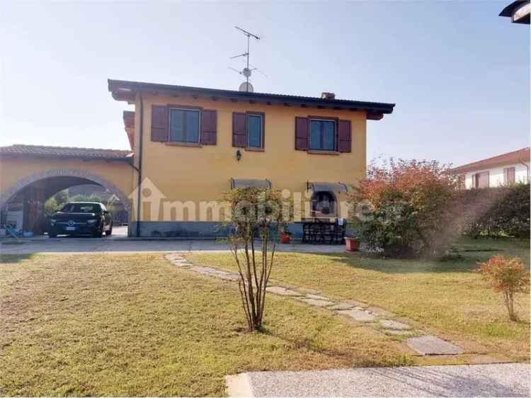 Villa unifamiliare via fulvio testi , 17, Cattanea Casoni Dei Peri, Mortara