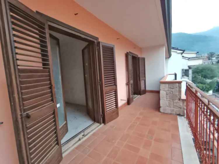 Villa in Via Giuseppe Maffei, Solofra, 1 bagno, giardino in comune