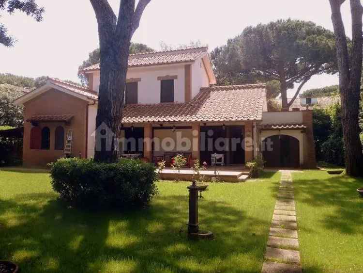 Villa unifamiliare via Giulianova 41, Fregene, Fiumicino