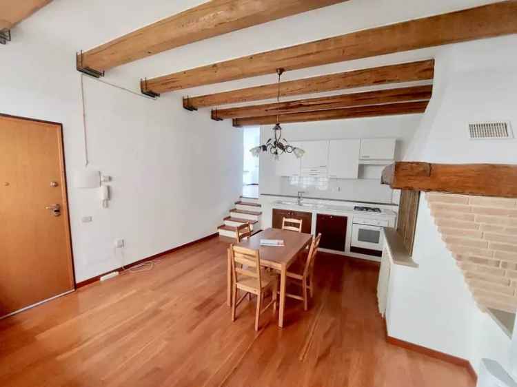 Appartamento in PIAZZA DEL COMUNE, Fabriano, 6 locali, 2 bagni, 110 m²