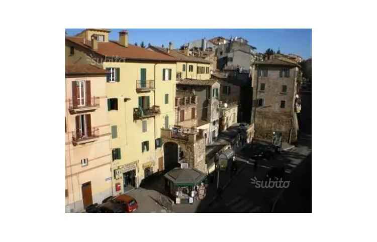 Quadrilocale in vendita a Perugia, Zona Centro Storico