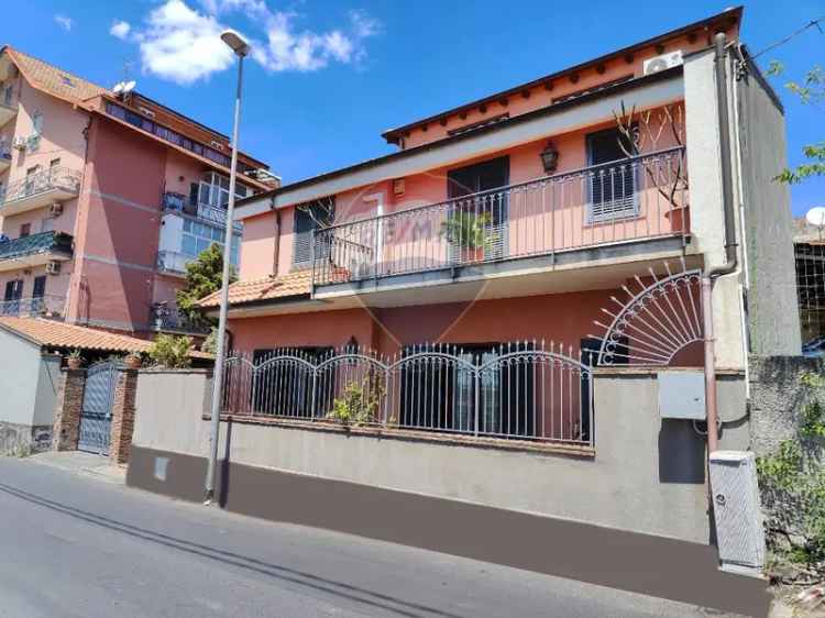 Villa in Via Poggio del Lupo, Misterbianco, 13 locali, 8 bagni, 605 m²