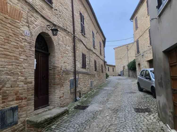 Appartamento in Via Castello, Montelparo, 5 locali, 1 bagno, 100 m²