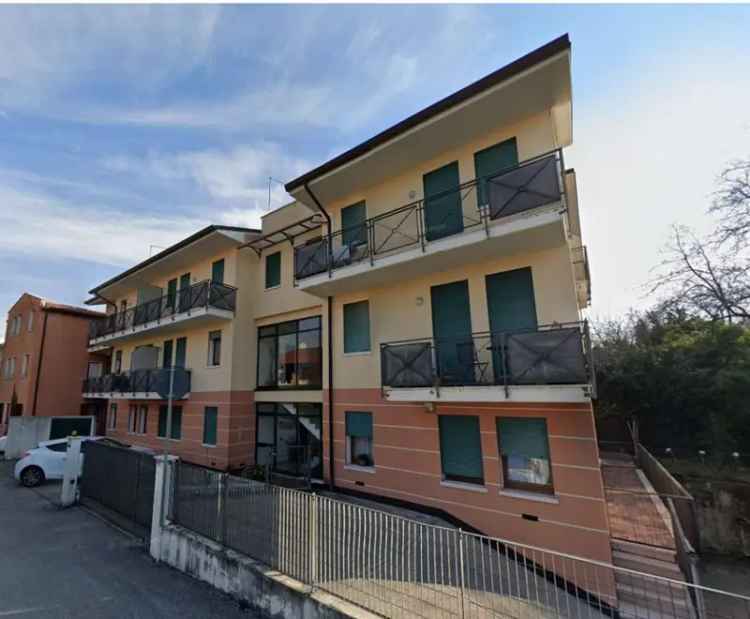 Appartamento in Via Ferrarin, Thiene, 6 locali, 101 m² in vendita