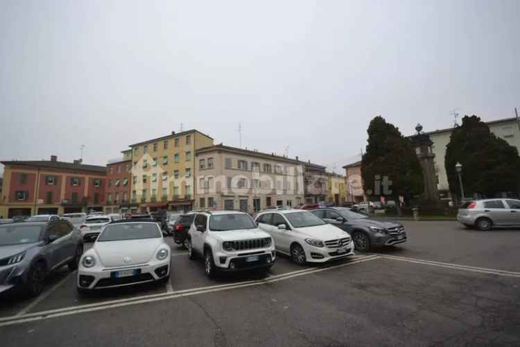 Appartamento piazza Enrico Sassoli 4, Centro, San Giovanni in Persiceto