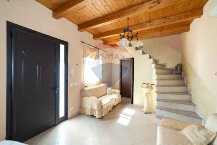 Villa in Contrada san nicolò le canne, Caltagirone, 4 locali, 2 bagni