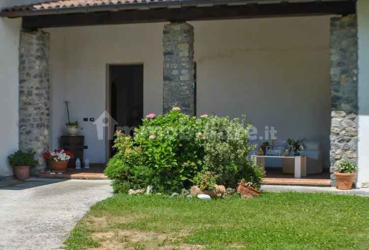 Villa unifamiliare Strada Regionale della Garfagnana 32, Centro, Camporgiano