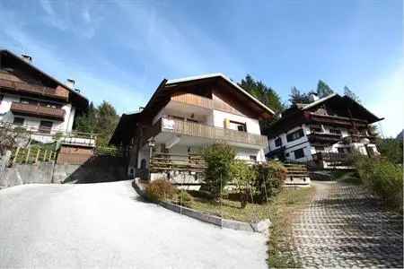 Villa singola Auronzo di Cadore vista lago Tre Cime 210 mq