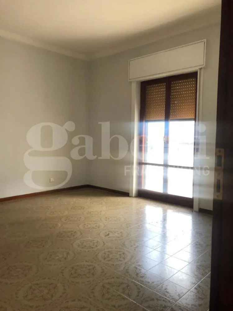 Appartamento in Via Raffaello, 10, Aversa (CE)