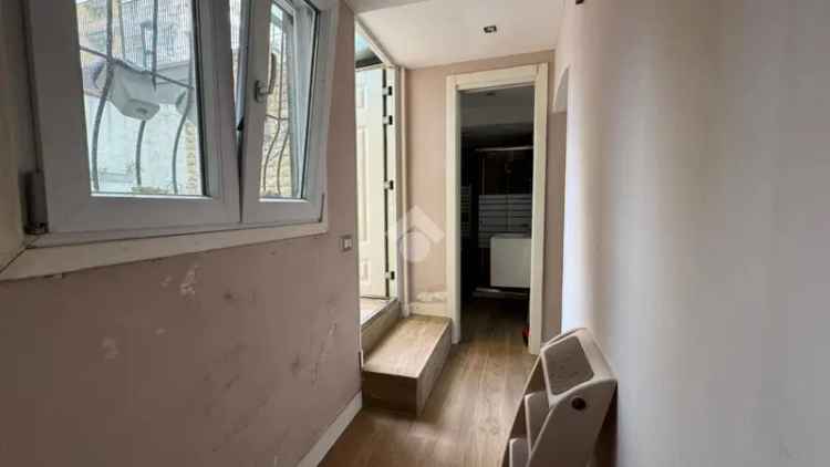 Bilocale viale Colli Aminei 475, Colli Aminei - Capodimonte, Napoli