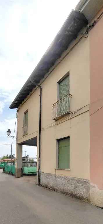 Appartamento in Via Piave, Turate, 5 locali, 2 bagni, 159 m²