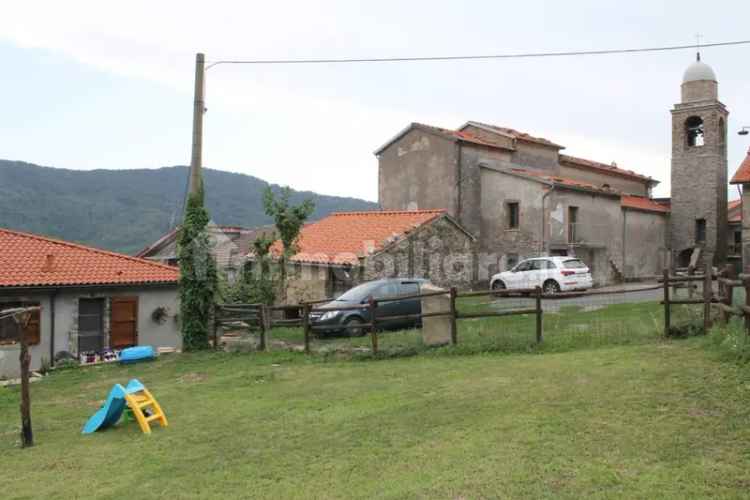 Casale Strada Provinciale Diramazione di Bagnone, Bagnone