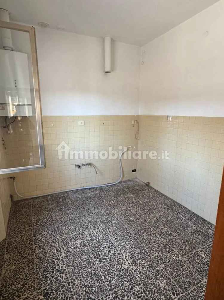 Trilocale viale Adua, Capostrada, Pistoia