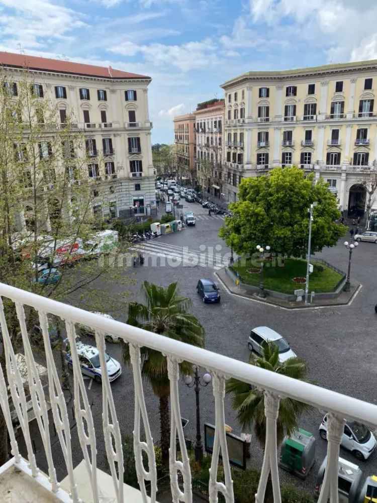 Monolocale piazza Vanvitelli, Vomero, Napoli