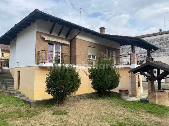 Villa unifamiliare via Valdrocco 2, Centro, Castelnuovo Don Bosco