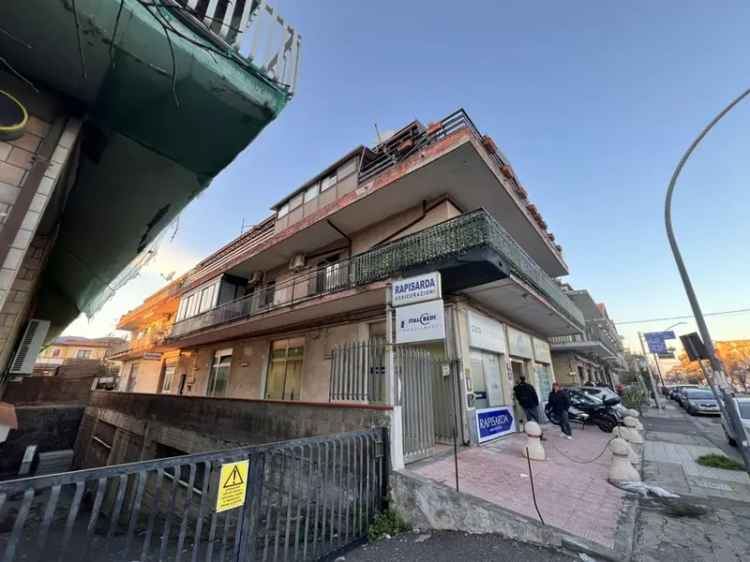 Appartamento in Via Della Regione San Giovanni La Punta, 7 locali