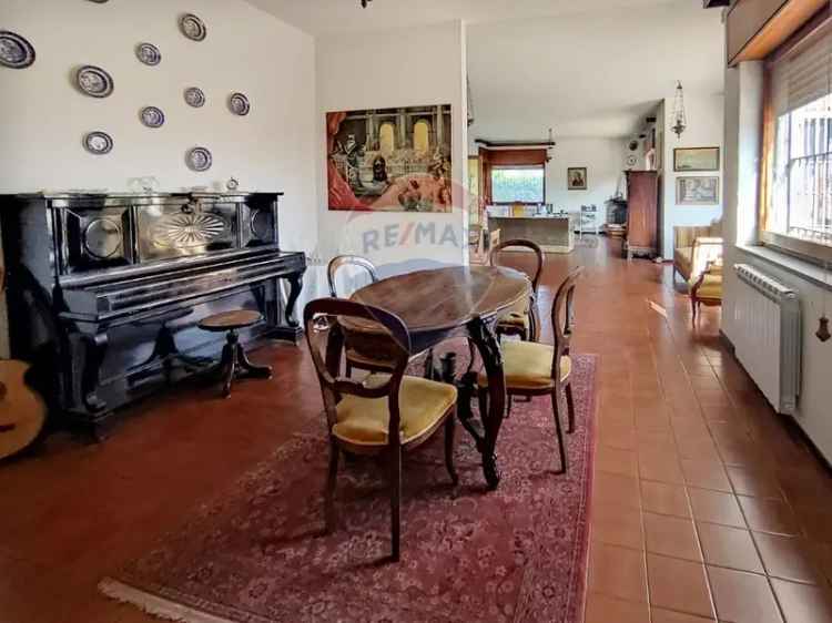 Villa in Via Madonna delle Lacrime, San Giovanni la Punta, 11 locali