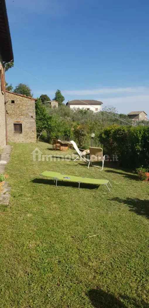 Casa colonica Località Poggio di Loro, Loro Ciuffenna