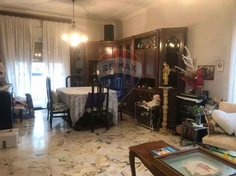 Appartamento in Via bologna, Misterbianco, 5 locali, 2 bagni, 142 m²