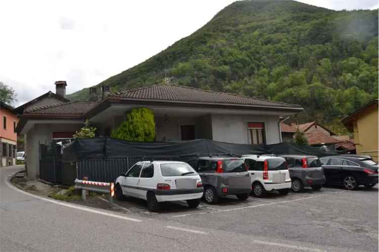 Villa in Via borotti 50, Cambiasca, 4 locali, 1 bagno, garage, 230 m²