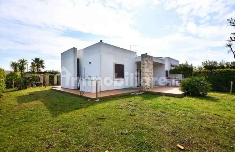 Villa unifamiliare via dei Gerani, Ostuni Costa, Ostuni