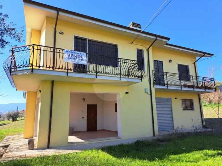 Villa in Via Rocco Terenzi, Elice, 6 locali, arredato, 198 m²